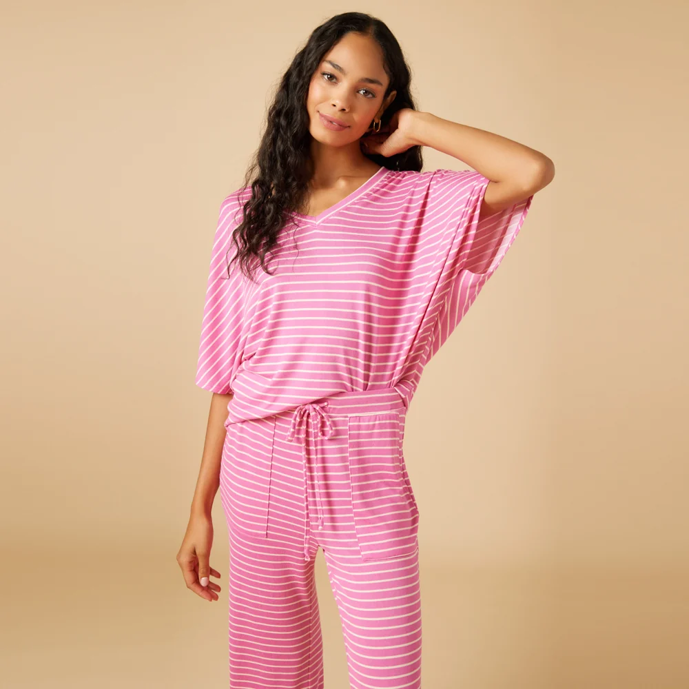 Dream Relaxed V-neck with Capri Lounge Set - Image 28